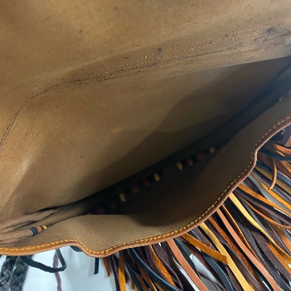 Fringed Louis Vuitton - Picture 6 of 7